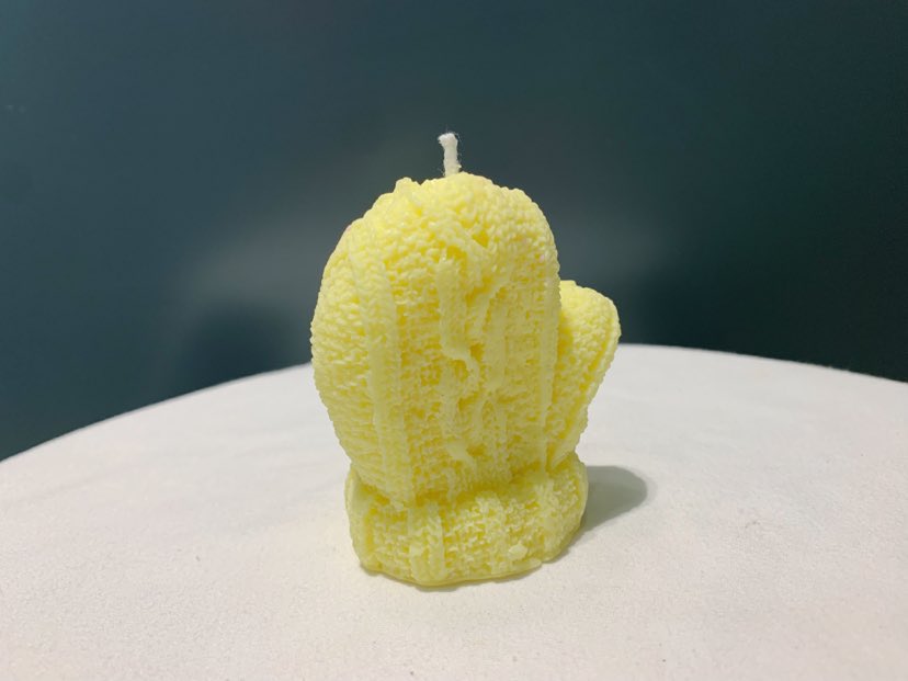 Cute Warm Glove Candle