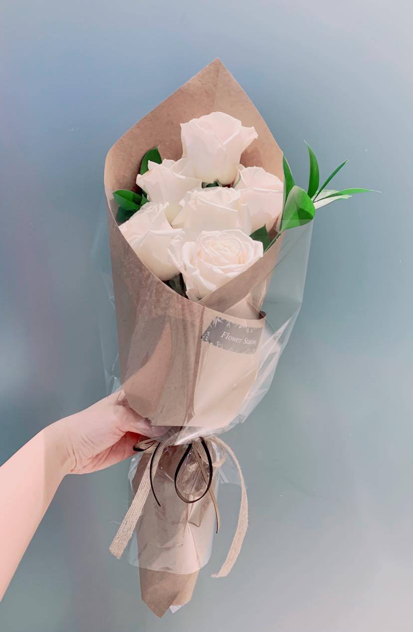 Pure Bouquet / 6 Stems